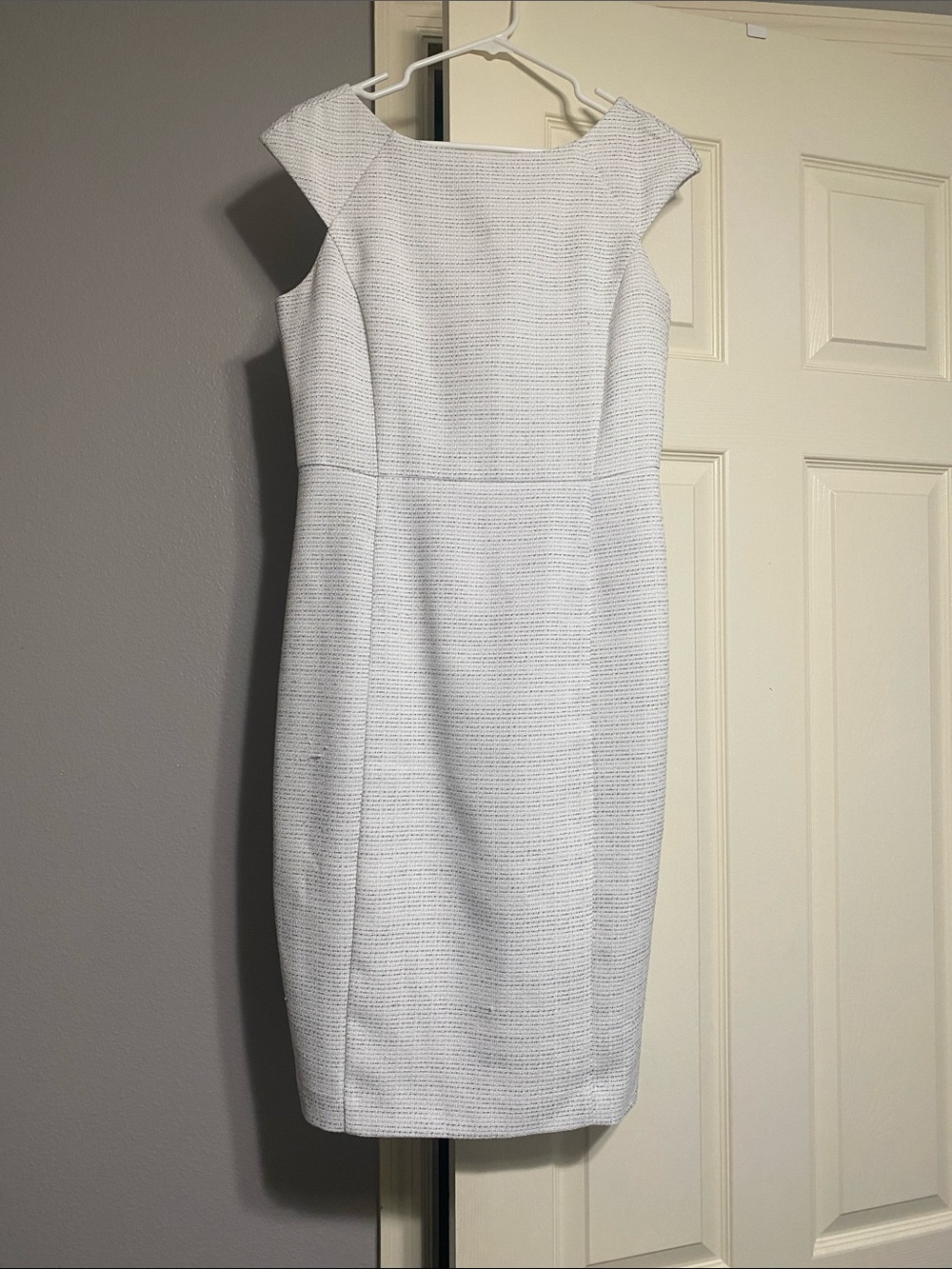 Banana Republic White Textured Cap-Sleeve Sheath Dress